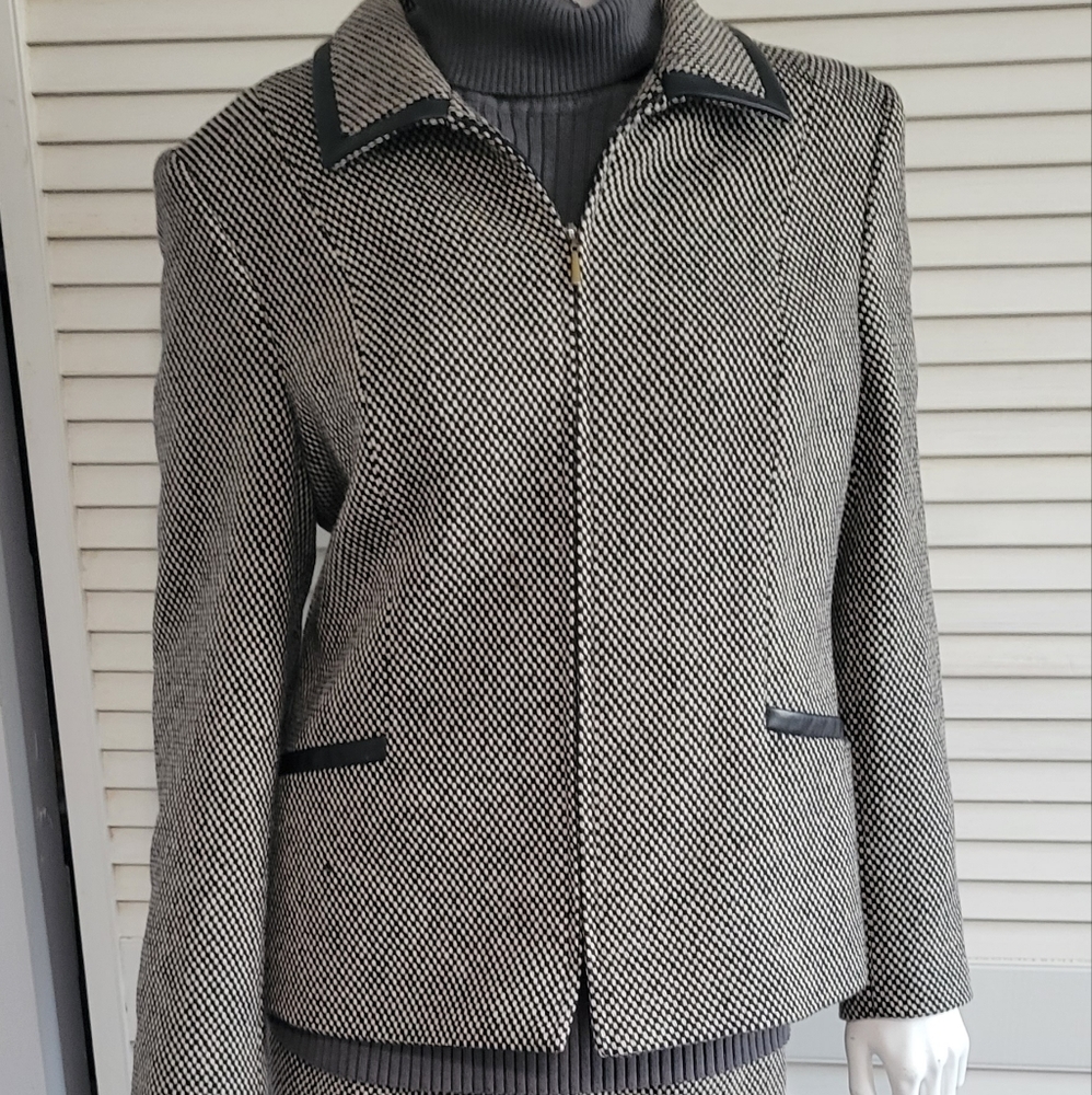 Talbots Petites Womans Sz. 10 2Pc. Skirt Blazer Suit Set Leather Trim Whit Black